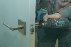 Kosten slotenmaker buitengesloten in België voor een professionele deur openen